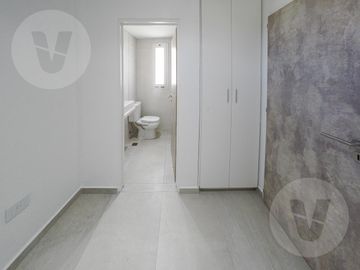Casa en venta con renta - Barrio Terralagos, Canning