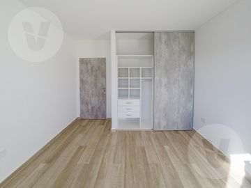 Casa en venta con renta - Barrio Terralagos, Canning