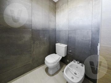 Casa en venta con renta - Barrio Terralagos, Canning