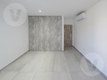 Casa en venta con renta - Barrio Terralagos, Canning