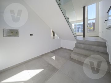Casa en venta con renta - Barrio Terralagos, Canning