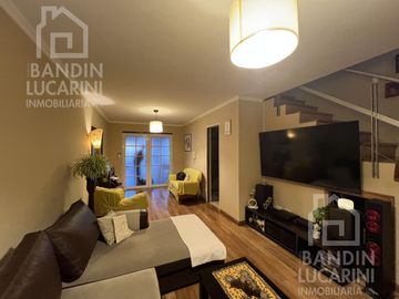 Casa en  Venta en Berazategui Apta Credito 5 Ambientes. Excelente estado.