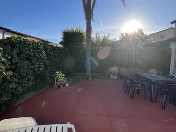 Casa en  Venta en Berazategui Apta Credito 5 Ambientes. Excelente estado.