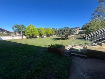 CASA QUINTA DEPTO CON PILETA Y CANCHA DE TENIS EN BIALET MASSE A METROS DEL LAGO ref 1997