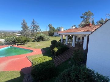 CASA QUINTA DEPTO CON PILETA Y CANCHA DE TENIS EN BIALET MASSE A METROS DEL LAGO ref 1997