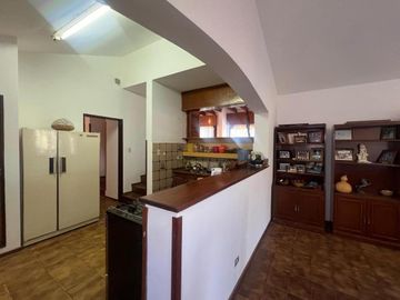 CASA QUINTA DEPTO CON PILETA Y CANCHA DE TENIS EN BIALET MASSE A METROS DEL LAGO ref 1997