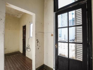 Casa  estilo inglés, 5 dormitorios, patio y cochera- San Lorenzo 1900- Centro- Rosario | Venta