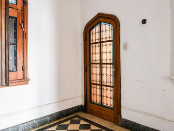 Casa  estilo inglés, 5 dormitorios, patio y cochera- San Lorenzo 1900- Centro- Rosario | Venta