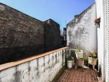 Casa  estilo inglés, 5 dormitorios, patio y cochera- San Lorenzo 1900- Centro- Rosario | Venta