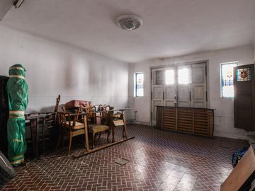 Casa  estilo inglés, 5 dormitorios, patio y cochera- San Lorenzo 1900- Centro- Rosario | Venta