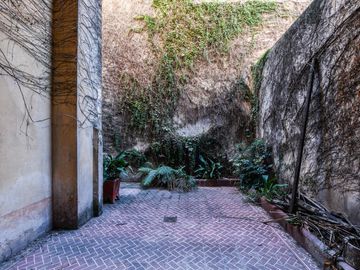 Casa  estilo inglés, 5 dormitorios, patio y cochera- San Lorenzo 1900- Centro- Rosario | Venta