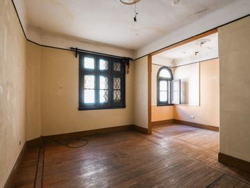 Casa  estilo inglés, 5 dormitorios, patio y cochera- San Lorenzo 1900- Centro- Rosario | Venta