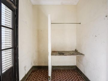 Casa  estilo inglés, 5 dormitorios, patio y cochera- San Lorenzo 1900- Centro- Rosario | Venta