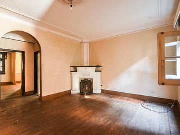 Casa  estilo inglés, 5 dormitorios, patio y cochera- San Lorenzo 1900- Centro- Rosario | Venta
