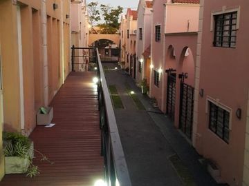VENTA TRIPLEX    LOMAS DE ZAMORA 80 M2 EN CONDOMINIO CERRADO CON COCHERA BAJAS EXPENSAS  ACEPTA PERMUTA