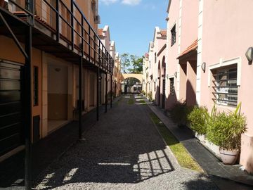 VENTA TRIPLEX    LOMAS DE ZAMORA 80 M2 EN CONDOMINIO CERRADO CON COCHERA BAJAS EXPENSAS  ACEPTA PERMUTA