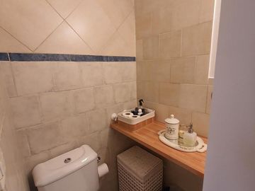 VENTA TRIPLEX    LOMAS DE ZAMORA 80 M2 EN CONDOMINIO CERRADO CON COCHERA BAJAS EXPENSAS  ACEPTA PERMUTA