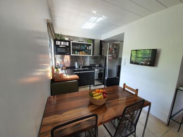 VENTA TRIPLEX    LOMAS DE ZAMORA 80 M2 EN CONDOMINIO CERRADO CON COCHERA BAJAS EXPENSAS  ACEPTA PERMUTA
