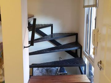 VENTA TRIPLEX    LOMAS DE ZAMORA 80 M2 EN CONDOMINIO CERRADO CON COCHERA BAJAS EXPENSAS  ACEPTA PERMUTA