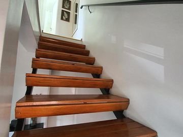 VENTA TRIPLEX    LOMAS DE ZAMORA 80 M2 EN CONDOMINIO CERRADO CON COCHERA BAJAS EXPENSAS  ACEPTA PERMUTA