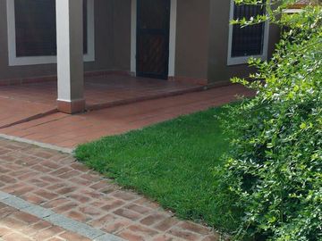 Casa en venta - 4 Dormitorios 2 Baños - Cochera - 968Mts2 - Miramar