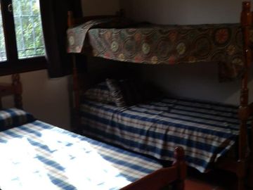 Casa en venta - 4 Dormitorios 2 Baños - Cochera - 968Mts2 - Miramar