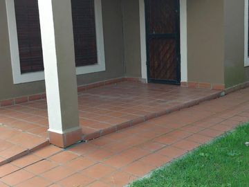 Casa en venta - 4 Dormitorios 2 Baños - Cochera - 968Mts2 - Miramar