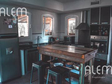 Casa de 3 dormitorios en venta en Echeverria del Lago | Posible permuta