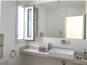 Casa en venta - 2 Dormitorios 2 Baños - 92Mts2 - City Bell