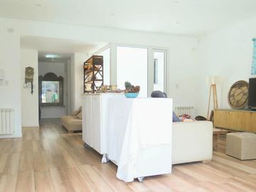 Casa en venta - 2 Dormitorios 2 Baños - 92Mts2 - City Bell