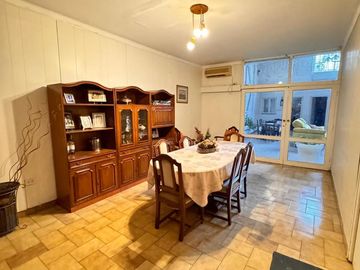 Importante casa de 5 dormitorios sobre Av. Mate de Luna al 2100, zona Parque Avellaneda