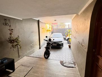 Importante casa de 5 dormitorios sobre Av. Mate de Luna al 2100, zona Parque Avellaneda