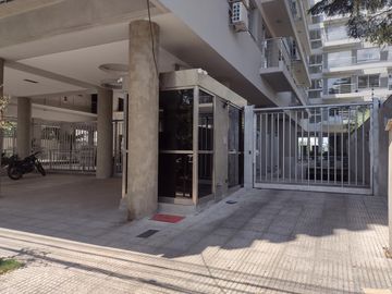 Venta departamento 2 ambientes con balcón  -Vicente López