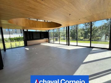 Casa super moderna y de diseño en venta en el Barrio Castaños.