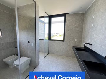 Casa super moderna y de diseño en venta en el Barrio Castaños.