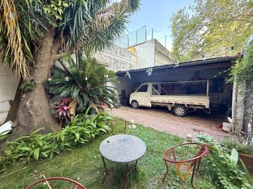 Casa al frente de 3 dormitorios