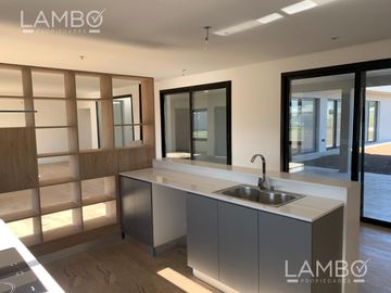 Venta Casa Escobar San Sebastian