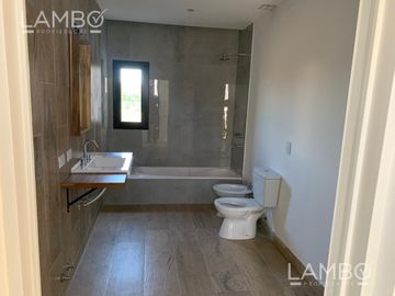 Venta Casa Escobar San Sebastian