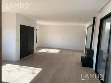 Venta Casa Escobar San Sebastian