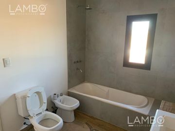 Venta Casa Escobar San Sebastian