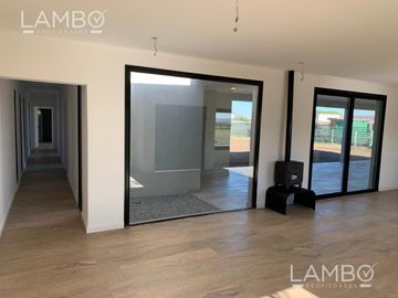Venta Casa Escobar San Sebastian