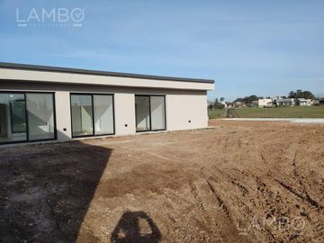 Venta Casa Escobar San Sebastian