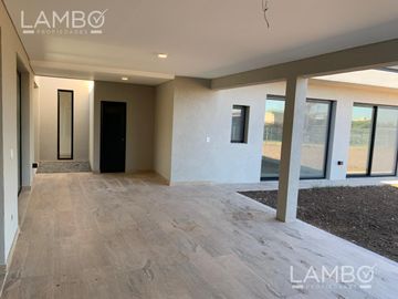 Venta Casa Escobar San Sebastian