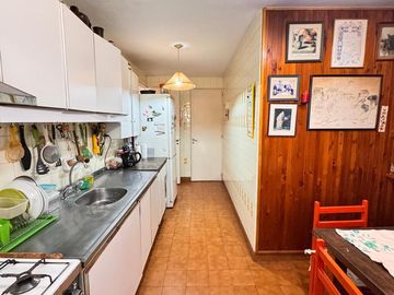 Enorme departamento de 3 dormitorios y cochera en Laprida al 600, Barrio Norte