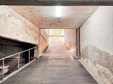 Enorme departamento de 3 dormitorios y cochera en Laprida al 600, Barrio Norte