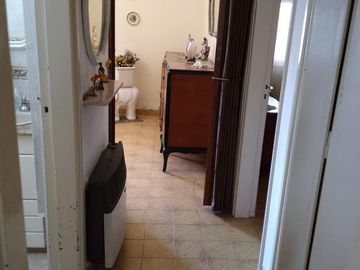 Casa 3 Dormitorios - Cochera -  B° Residencial América.