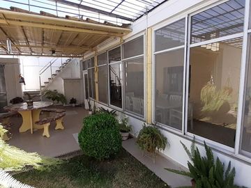 Casa 3 Dormitorios - Cochera -  B° Residencial América.