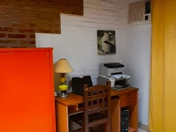 Casa de seis ambientes con pileta en Ciudad Evita.