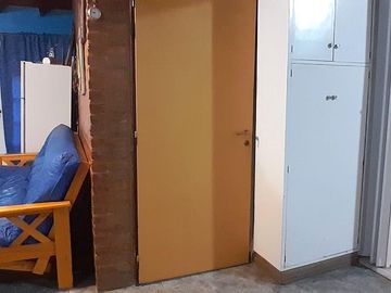Casa de seis ambientes con pileta en Ciudad Evita.