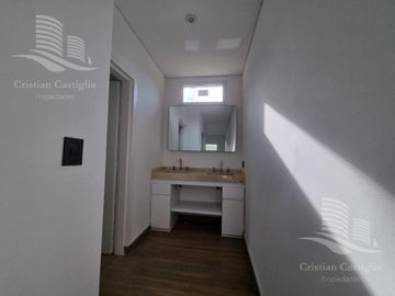 Venta - Casa 4 Ambientes, Balcón, Jardín, Pileta - Boat Center, Tigre